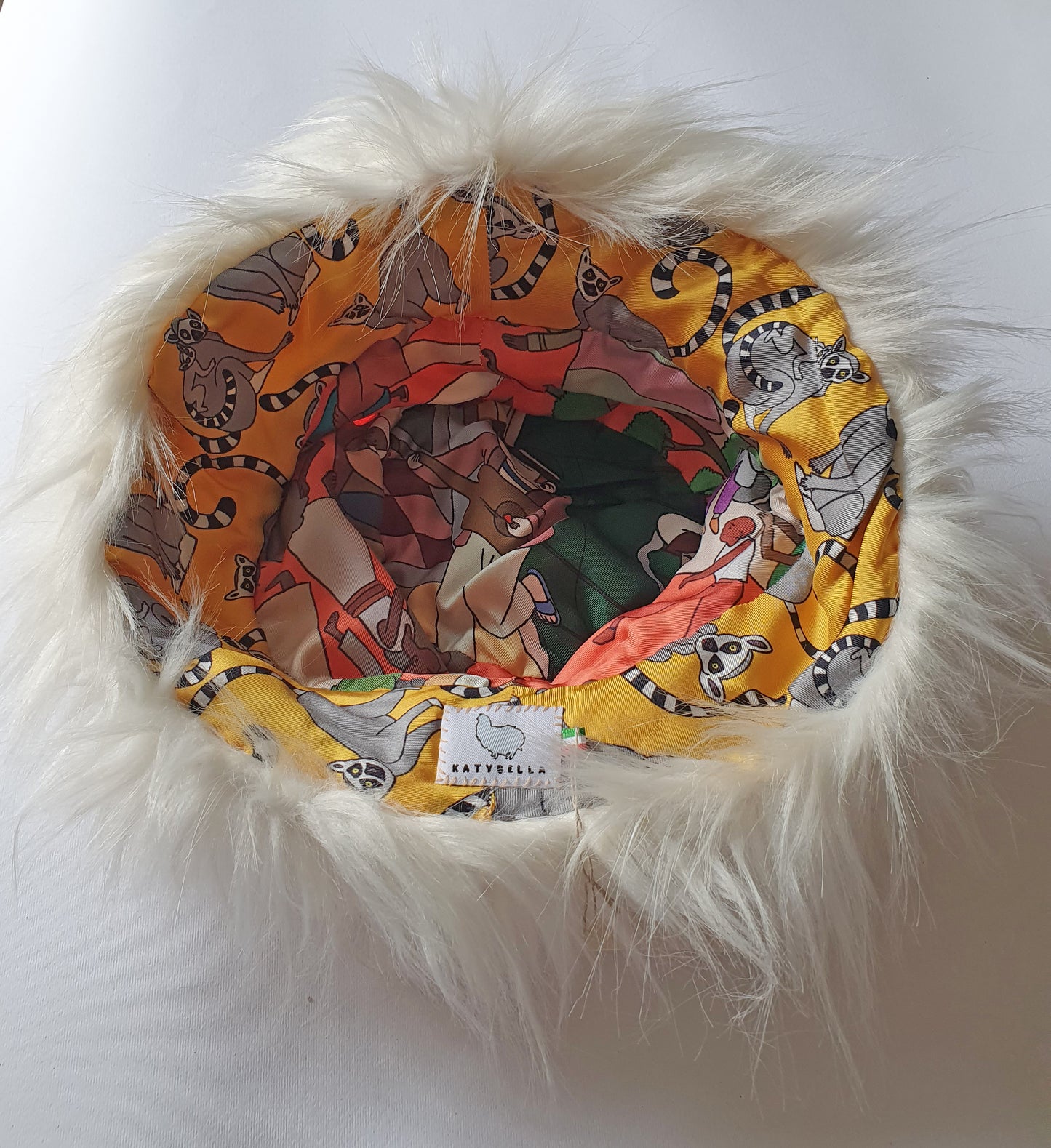 White Fur Bucket Hat Donna